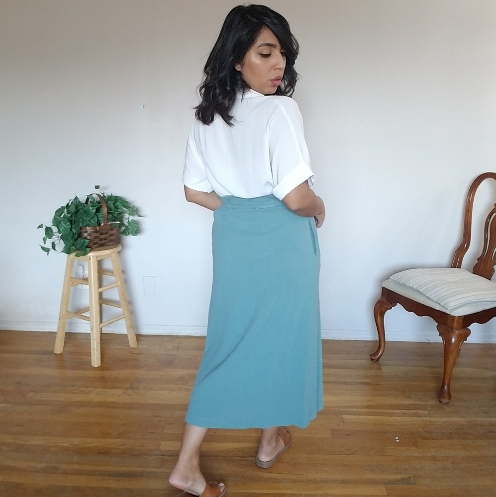 SAGE GREEN PAPER BAG BUTTON MIDI SKIRT - Picture 4 of 6